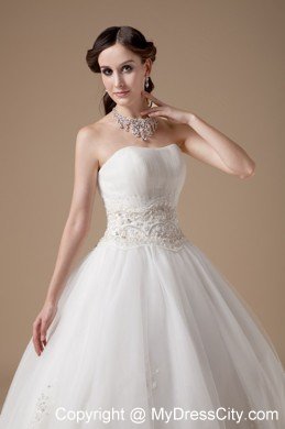 Elegant Ball Gown Strapless Appliques Long Wedding Dress