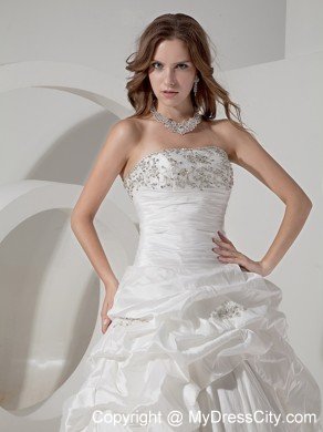 Luxurious A-line Chapel Train Beaded and Pick-ups Bridal dress