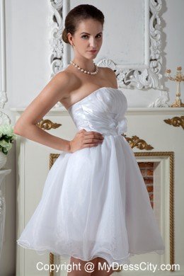 Pretty Strapless Knee-length Hand Made Flower Wedding Dress