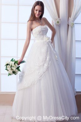 A-line Sweetheart Tulle Appliques and Flowers Wedding Dress