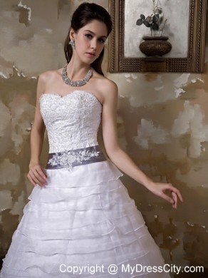 Appliques Sweetheart Taffeta and Organza Tiered Bridal Gown