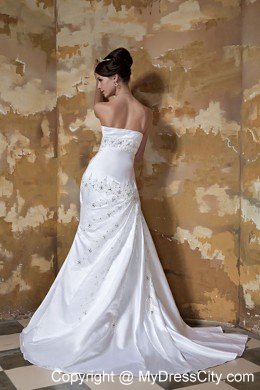 Newest Sweetheart Court Train Satin Wedding Dress with Beading