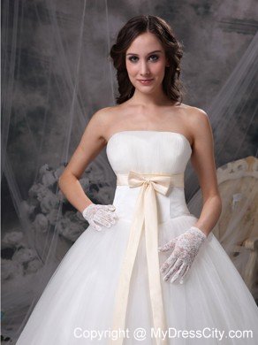 Cheap Simple Strapless Organza Wedding Bridal Gowns with Champagne Sash