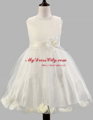 Eye-catching Scoop Sleeveless Tulle Floor Length Zipper Flower Girl Dresses for Less in White with Appliques and Bowknot and Hand Made Flower