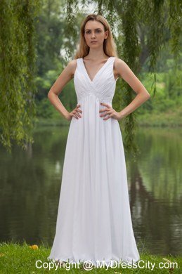 Beautiful Empire Dress with Plunging Neckline Appliques Prom Dress