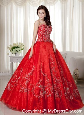 Red Sweetheart Embroidery and Beading Quinceanera Gowns