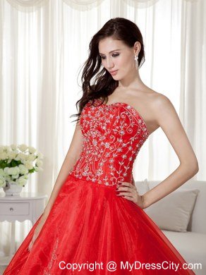 Red Sweetheart Embroidery and Beading Quinceanera Gowns