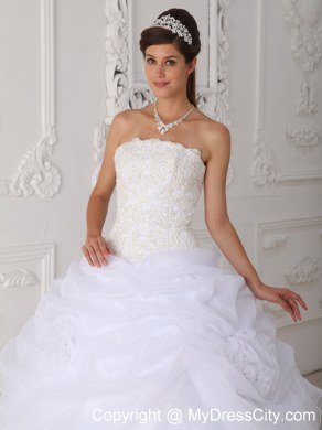 Pretty Strapless Lace Pick Ups White Quinceanera Gowns For Cheap