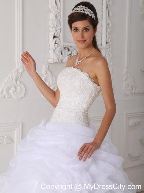 Pretty Strapless Lace Pick Ups White Quinceanera Gowns For Cheap