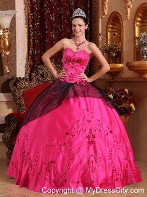 Hot Sale Sweetheart Embroidery With Beading Hot Pink Quinceanera Gowns