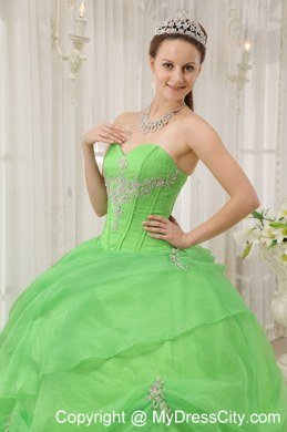 Sweetheart Beaded Appliques Spring Green Quinceanera Gowns