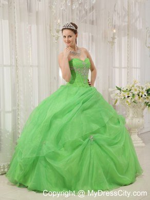 Sweetheart Beaded Appliques Spring Green Quinceanera Gowns