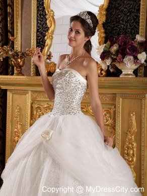 Cheap Sequined Sweetheart Beaded White Quinceanera Dresses