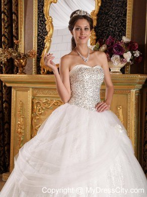 Cheap Sequined Sweetheart Beaded White Quinceanera Dresses