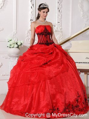 Black Embroidery Strapless Pick Ups Red Quinceanera Dresses