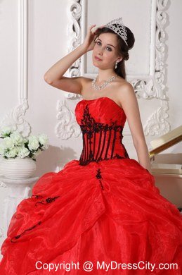 Black Embroidery Strapless Pick Ups Red Quinceanera Dresses