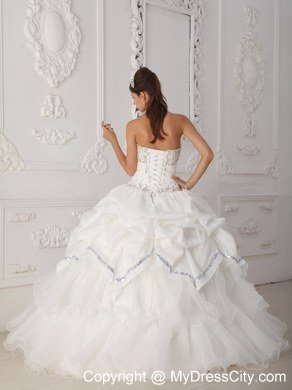 Hottest Style Sweetheart Beaded White Quinceanera Dresses With Pick Ups