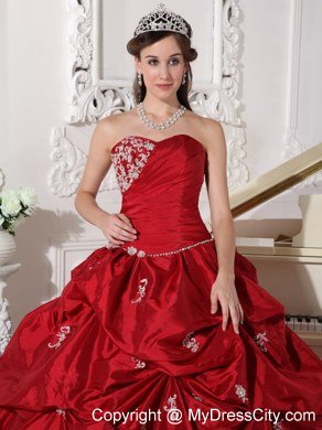 Sweetheart Appliques Ball Gown Wine Red Quinceanera Gowns