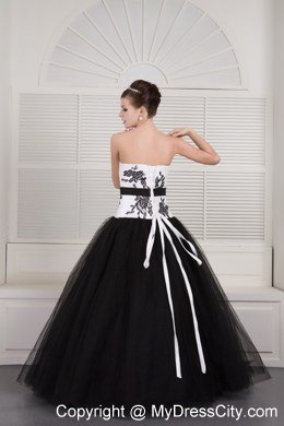 Sexy V-neck Appliques Tulle White and Black Quinceanera Party Dresses