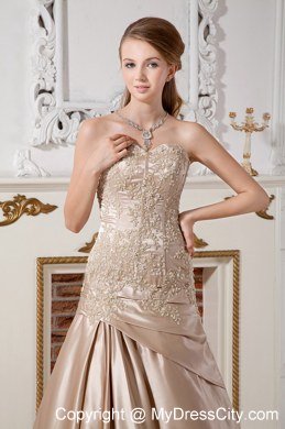 Mermaid Bodice Appliques Sweetheart Bridal Gown in Champagne