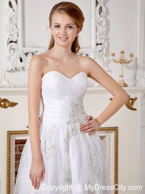 Tea-length Sweetheart Lace Appliques Wedding Dress with Ruche Decorated