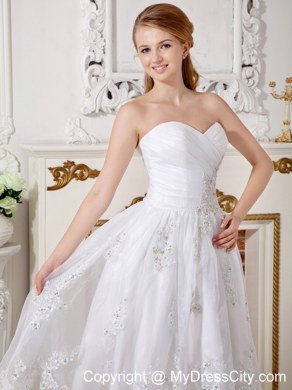 Tea-length Sweetheart Lace Appliques Wedding Dress with Ruche Decorated