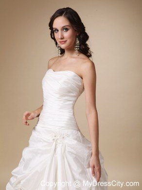 Appliques Strapless Ruched Pick Ups Court Train Garden Wedding Dresses