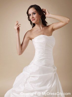 Appliques Strapless Ruched Pick Ups Court Train Garden Wedding Dresses