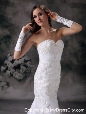 Sweetheart Chapel Train Luxurious Lace Wedding Dress with Clasp Handle