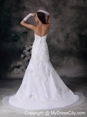 Sweetheart Chapel Train Luxurious Lace Wedding Dress with Clasp Handle