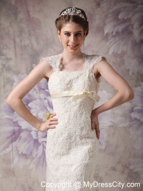 Luxurious Lace Square Garden Wedding Dresses with Peekaboo Keyhole