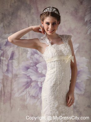 Luxurious Lace Square Garden Wedding Dresses with Peekaboo Keyhole