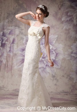 Luxurious Lace Square Garden Wedding Dresses with Peekaboo Keyhole