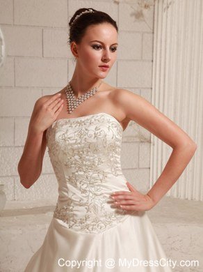 Elegant Embroidery on Satin Court Train Ivory Wedding Dresses for Church