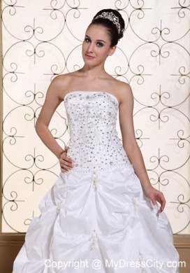 Pick Ups Court Train Wedding Bridal Gowns with Beading and Embroidery