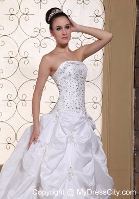 Pick Ups Court Train Wedding Bridal Gowns with Beading and Embroidery