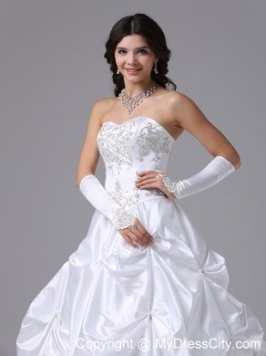 Embroidery Pick Ups Sweetheart Court Train Church Wedding Dresses