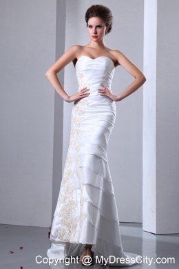 Elegant Sweetheart Ruffled Layers and Appliques Wedding Gowns