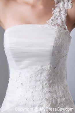 2013 One Shoulder Lace Wedding Dress with Chapel Train Organza