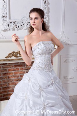 2013 Beautiful Taffeta Embroidery Wedding Dress with Pick-ups