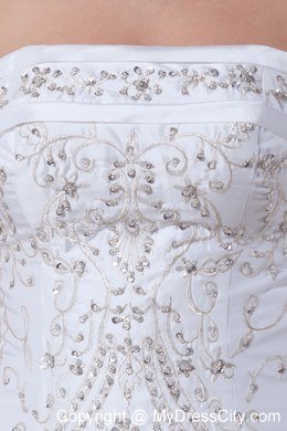 2013 Beautiful Taffeta Embroidery Wedding Dress with Pick-ups