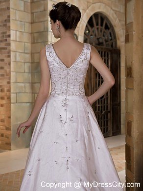 Luxurious A-line V-neck Taffeta Beading Wedding Dress for 2013