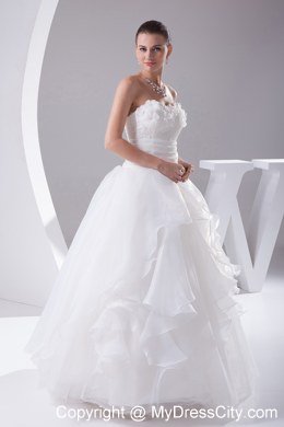 2013 Beautiful Ball Gown Sweetheart Appliques Wedding Dress