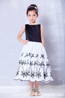 White and Black Scoop Tea-length Flower Girl Dress with Embroidery