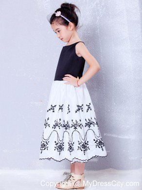 White and Black Scoop Tea-length Flower Girl Dress with Embroidery