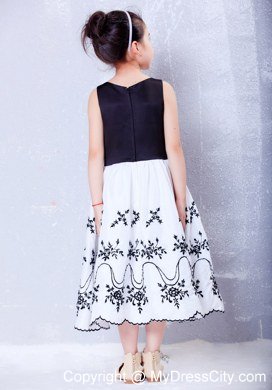 White and Black Scoop Tea-length Flower Girl Dress with Embroidery