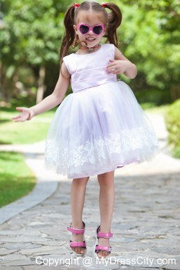 Pink Tea-length Appliques Flower Girl Dress with Scoop Neckline