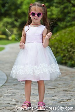 Pink Tea-length Appliques Flower Girl Dress with Scoop Neckline