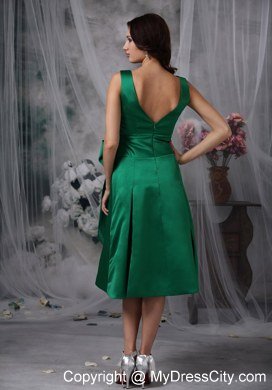 Green Knee-length V-neck Maid of Honor Dress with Satin Bowknot