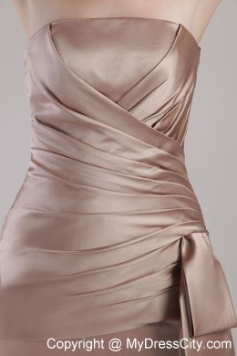 Chocolate Sheath Strapless Ruched Knee-length Bridesmaid Dress